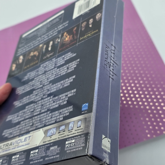 Twilight Forever: The Complete Saga 10-Disc Blu-Ray Box Set - Picture 4 of 5
